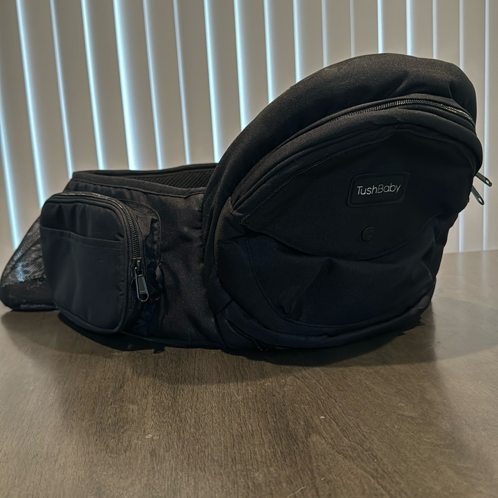 Tushbaby in black